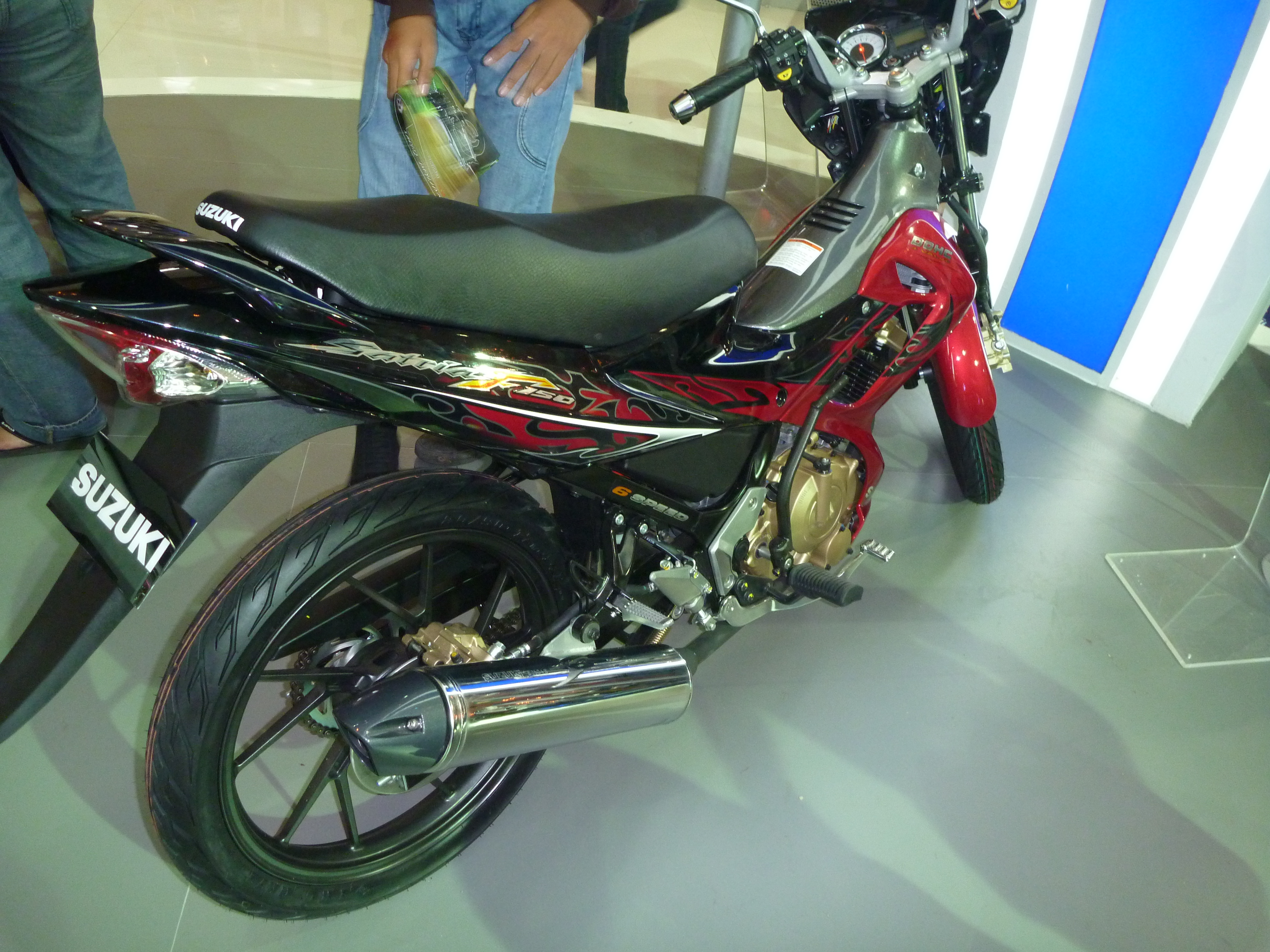 Foto Motor Suzuki Satria 2 Tak MOTOR TUNGGAL